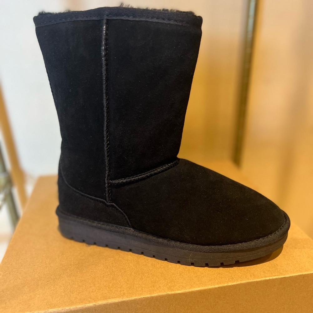 Sheepskin Rugged Sole Boot